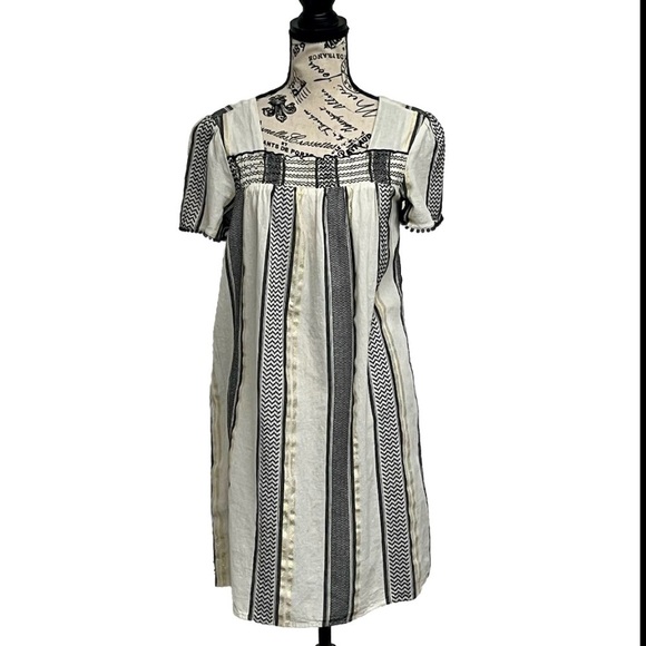 Old Navy Dresses & Skirts - Old Navy SquareNeck Textured Metallic Stripe Shift Dress Women Black Stripe XS
